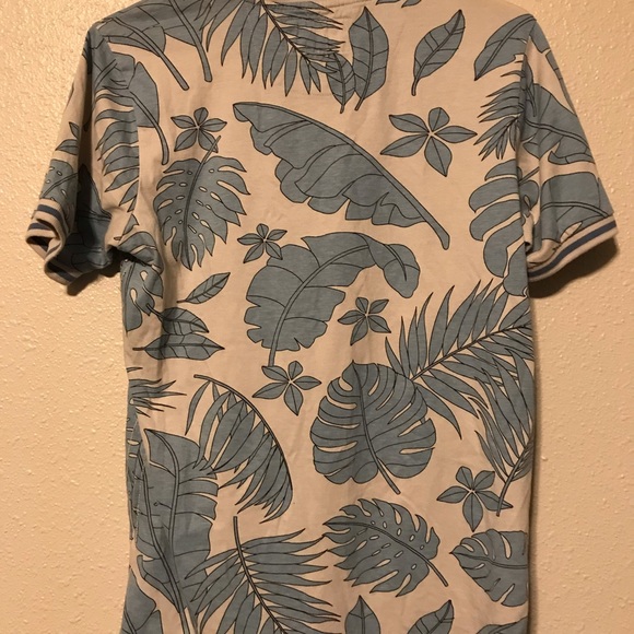 Free Planet Tee. Small. - Picture 2 of 4